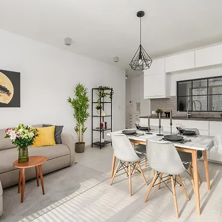Lumina I Premium 3br With Private Garden I Parking