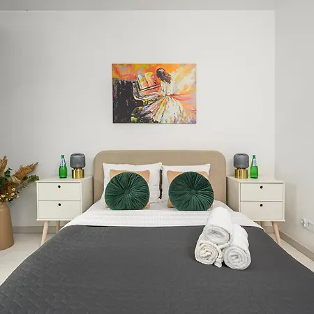 Lumina Premium Family Apartment With Terrace شقة وارسو