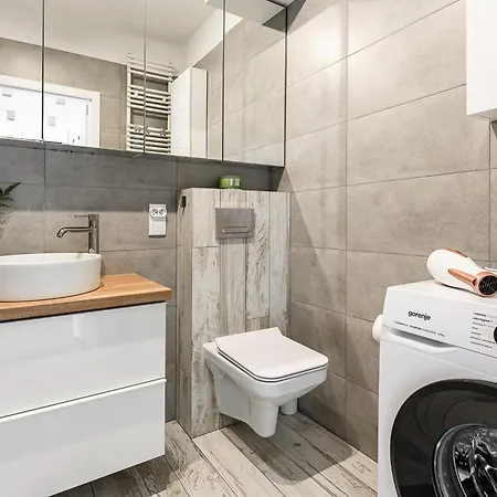 Апартаменты Lumina Premium Family With Private Garden *
